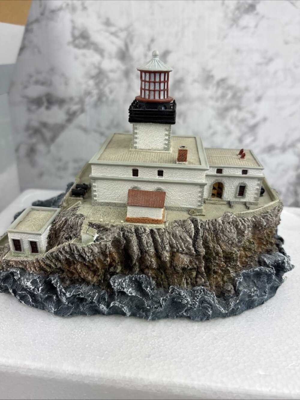 *Harbour Lights HL #224 Tillamook Oregon Lighthouse 1998 Retired In Box